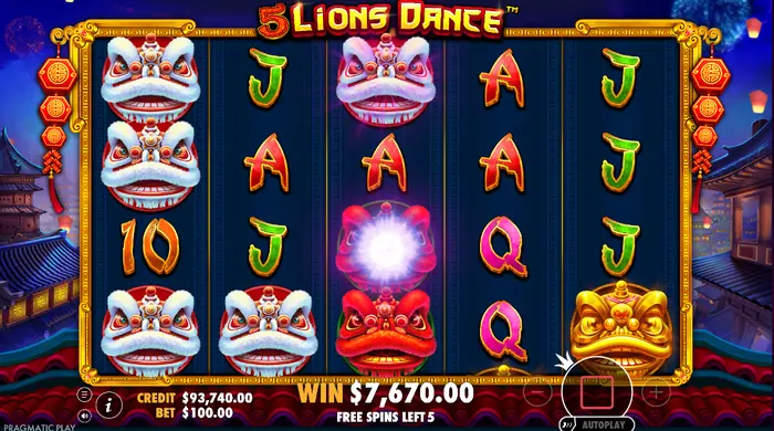 Сцена игры во время бесплатных вращений в слоте 5 Lions Dance.